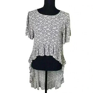 Gypsies & Moondust Top Size S. Printed Longer In The Back Ruffle Hem